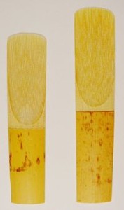 200px-Saxophone_reeds-alto,_tenor